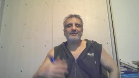 0luvmonkey online show from October 18, 12:15 am