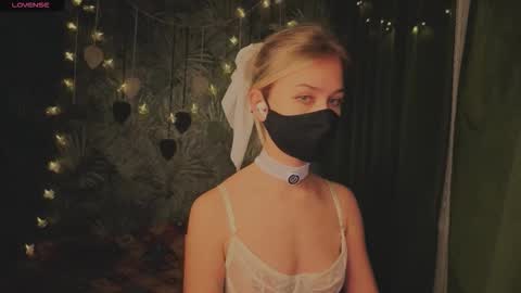 0ophelia online show from February 26, 9:18 pm