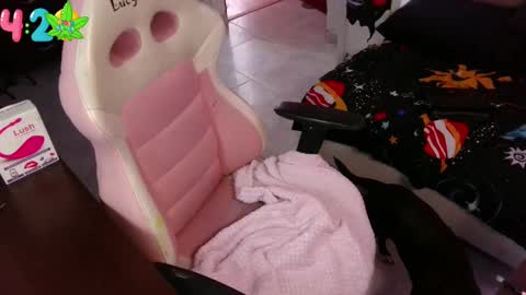 111lucygrim111 online show from February 15, 8:11 pm