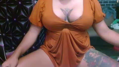  i am trixie im Your Selfsucking Mistress  online show from April 14, 6:49 am