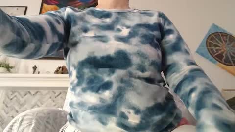 Aurora Willows online show from February 2, 7:43 pm