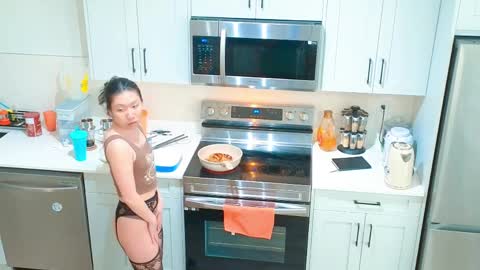 Tong  Ralph online show from April 9, 12:47 am