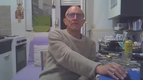 1973man online show from April 26, 10:18 pm