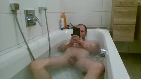 Snapshot of 19berni91 chatting on October 4, 6:49 pm berni online show from October 4, 6:49 pm