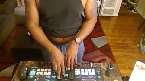 Mr. E the BBC online show from February 6, 5:35 am