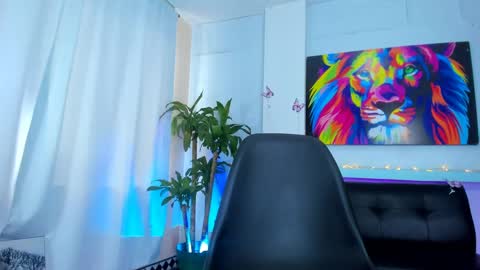 stef read my description online show from March 3, 5:52 pm