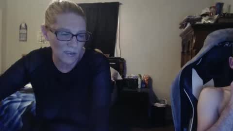 1hotcouple2c online show from March 7, 12:10 am