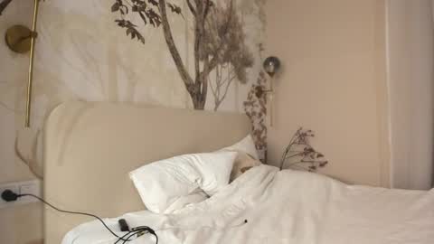 Lily 3 online show from September 9, 4:18 pm