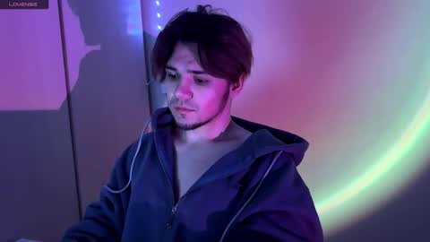 1roberttt online show from January 10, 1:00 am