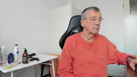 Henk online show from December 4, 1:00 pm