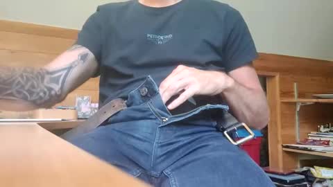 22_acacia_avenue online show from May 29, 10:46 am