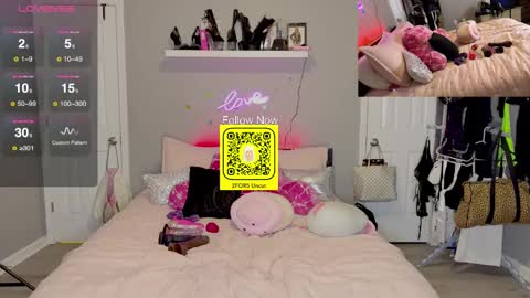 Snapshot of 2for5uncut chatting on September 13, 3:31 am RR UnCut online show from September 13, 3:31 am