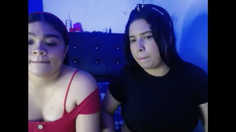 Snapshot of 2moons_full_of_love chatting on November 1, 11:37 pm 2moons_full_of_love online show from November 1, 11:37 pm