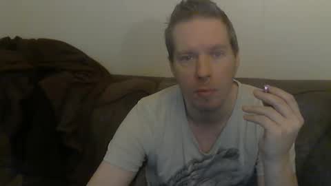 2small4you83 online show from January 12, 11:23 pm