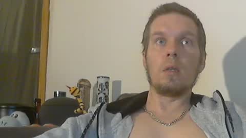 2small4you83 online show from December 18, 2:28 pm