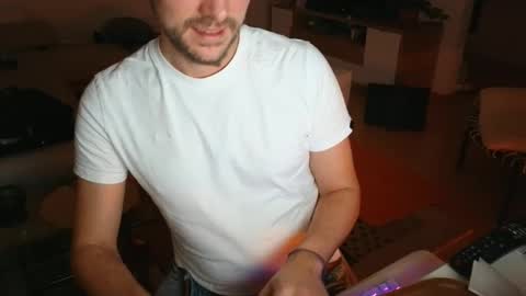 4rjun4 online show from December 3, 11:18 pm