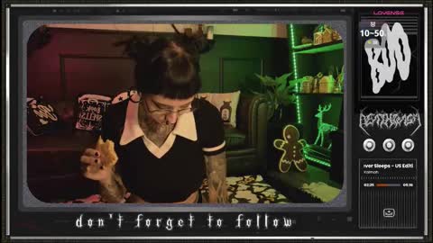 Juune online show from November 28, 7:43 pm