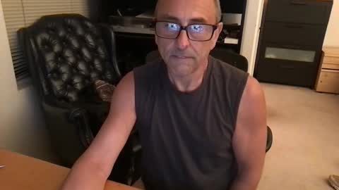 daddy vegas  for single women and couples here online show from January 10, 3:12 am