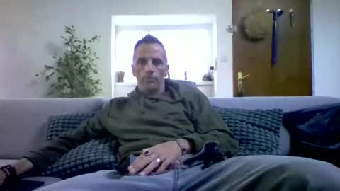 Num online show from January 11, 10:43 am