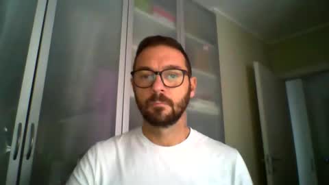 Snapshot of 77architt chatting on October 27, 9:42 am 77architt online show from October 27, 9:42 am