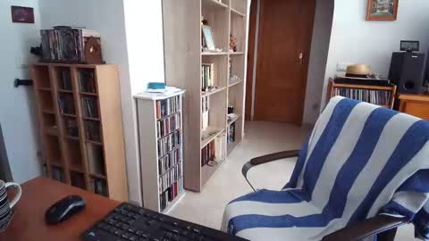  Papi  online show from May 26, 9:26 am