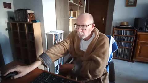  Papi  online show from March 16, 5:28 pm