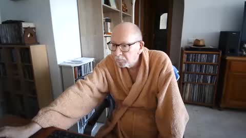  Papi  online show from January 11, 11:16 am