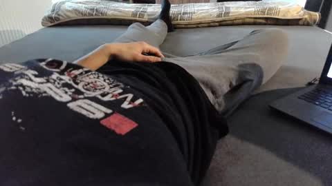 87johnny online show from December 25, 8:07 am