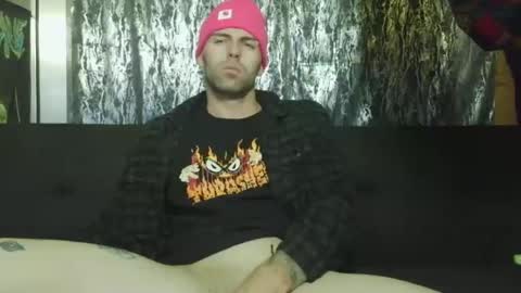 Snapshot of 8inspyder chatting on October 27, 12:43 am EvelDicknievel1 online show from October 27, 12:43 am