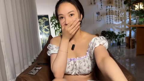lily online show from May 9, 12:11 pm