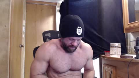 9 fat inches online show from March 10, 6:45 pm