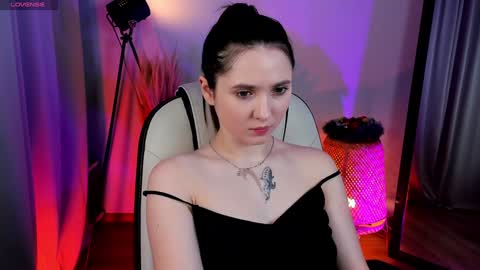 Mia online show from January 9, 9:37 pm