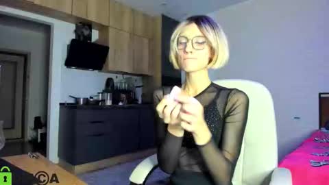 Snapshot of _alice_kitty chatting on October 26, 3:23 pm Gaylord online show from October 26, 3:23 pm