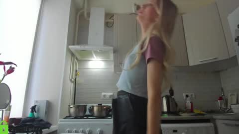 Snapshot of _alice_kitty chatting on February 9, 12:30 pm Gaylord online show from February 9, 12:30 pm