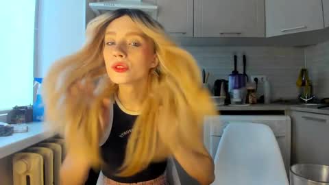 Snapshot of _alice_kitty chatting on January 5, 8:22 am Gaylord online show from January 5, 8:22 am