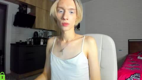 Snapshot of _alice_kitty chatting on September 25, 10:11 am Gaylord online show from September 25, 10:11 am