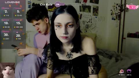 Charlotte and Alex online show from October 3, 9:23 pm