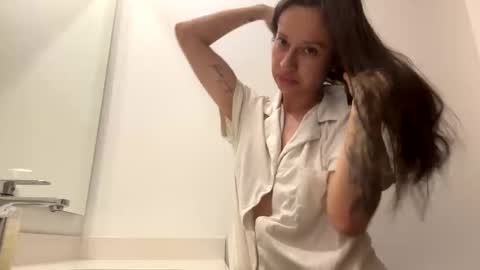 _alyson online show from June 4, 2:28 am