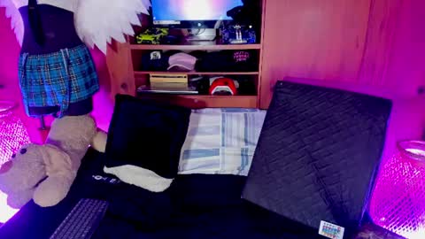 Angell Dustt  online show from July 25, 12:52 am