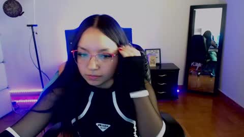 Snapshot of _anne_hot chatting on December 7, 3:25 pm Anne online show from December 7, 3:25 pm