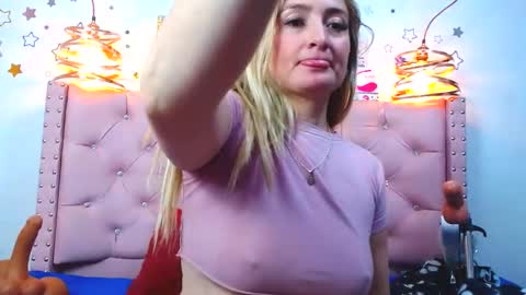 Snapshot of _antonella_11 chatting on February 6, 2:55 am _antonella_11 online show from February 6, 2:55 am