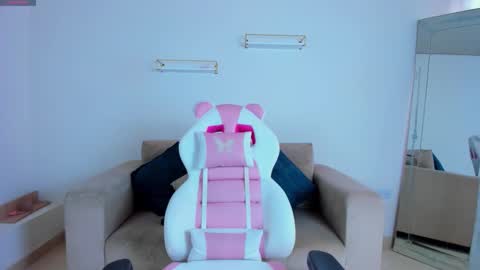    online show from February 24, 1:25 pm