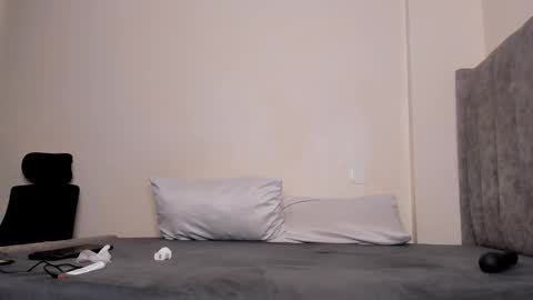 Ariah independent model online show from October 29, 11:34 am