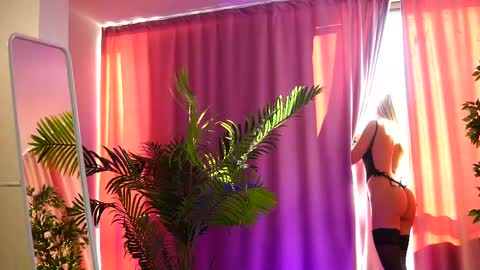 Arielle online show from February 20, 1:51 pm