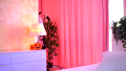 Arielle online show from November 17, 9:56 am