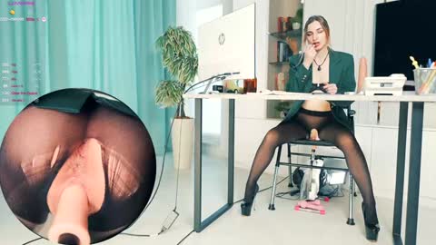 _artporno_ online show from December 5, 7:40 am