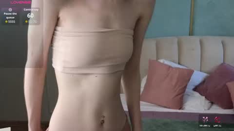 _ash_leyy_ online show from August 4, 1:23 am