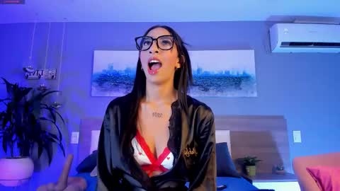 Ashly online show from March 26, 8:03 pm