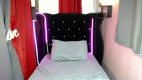 SelfsuckAthena online show from December 27, 10:45 am