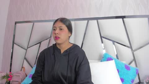 Aura online show from April 20, 3:09 am